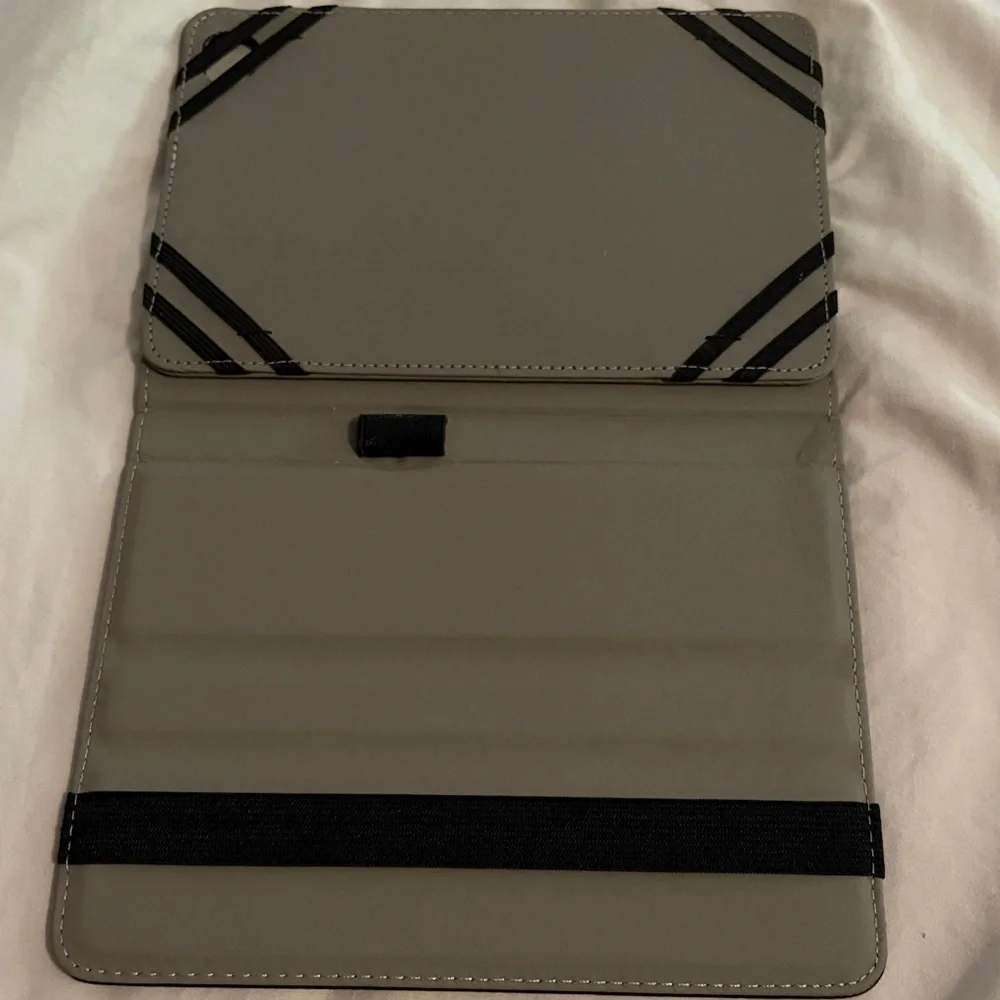 iHome Dark Tablet Cover